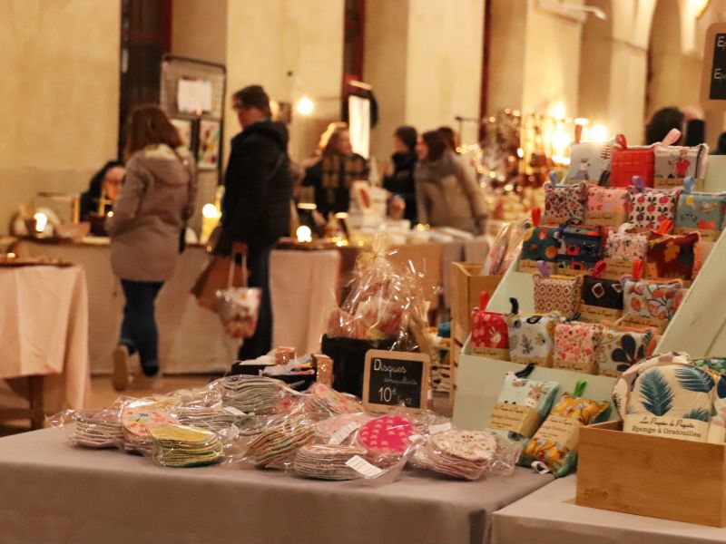 Saint-Lô : Marché de noël caritatif >